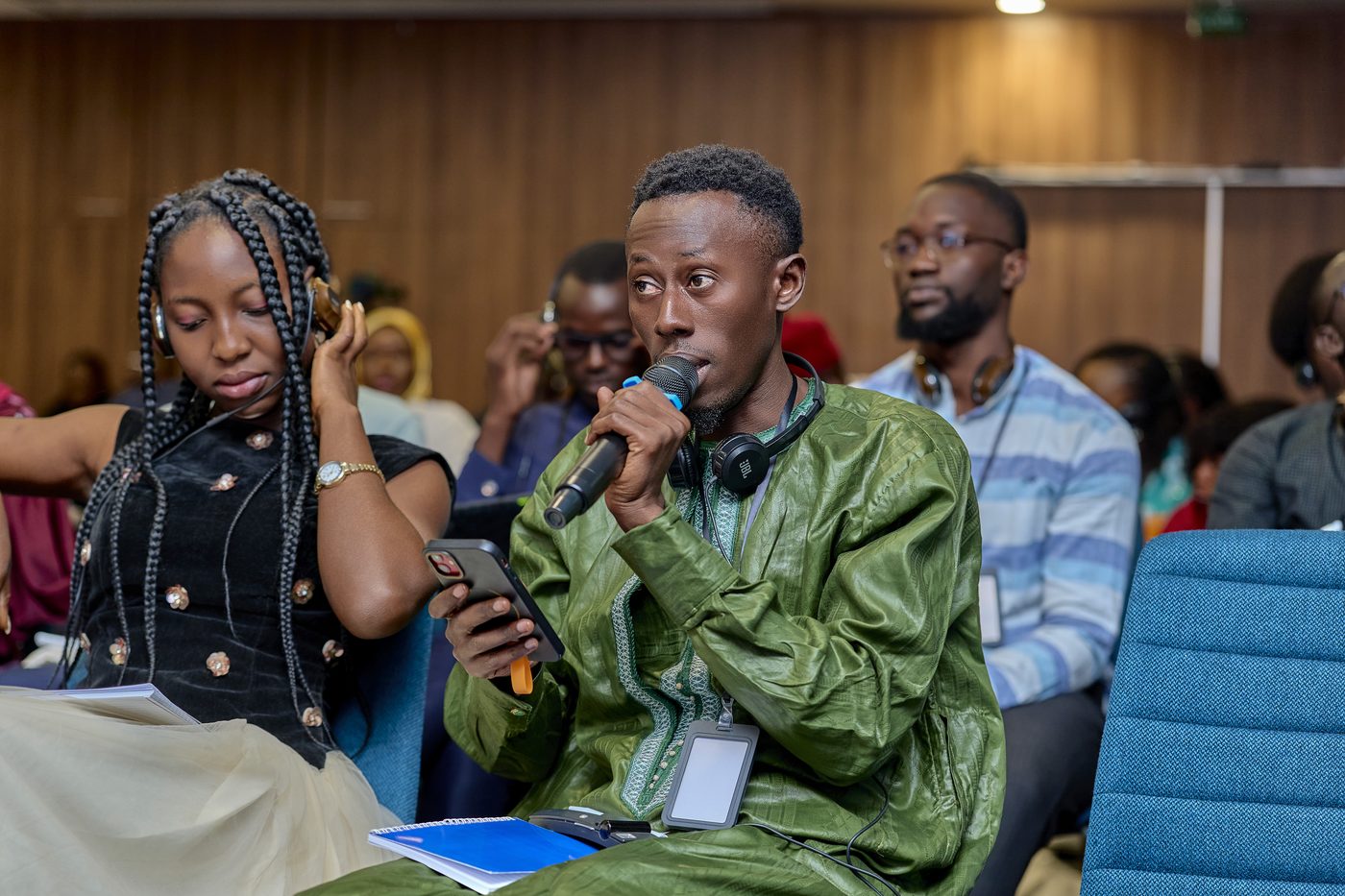 Delegados na Conferência de Jovens pela Democracia da África Ocidental, Dakar, setembro de 2026.